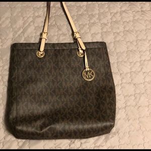 Michael kors bag 🤎